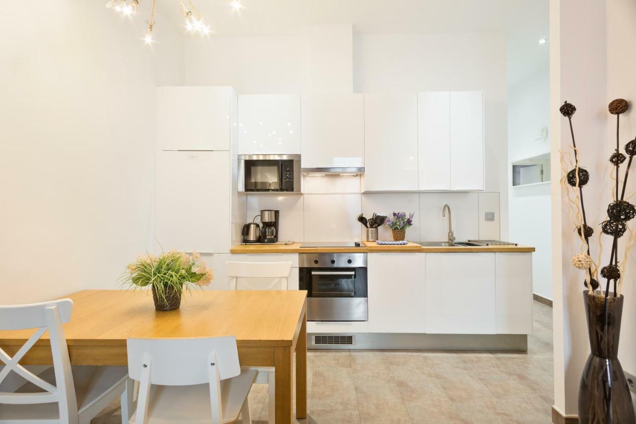 Stay U-Nique Apartments Eixample Center 바르셀로나 외부 사진
